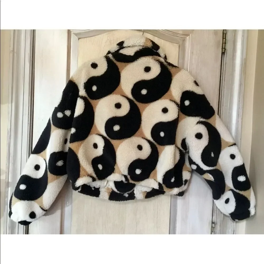 Urban Outfitters Bold Sherpa Olivia Yin Yang Jacket Ivory Tan Black - Picture 4 of 10